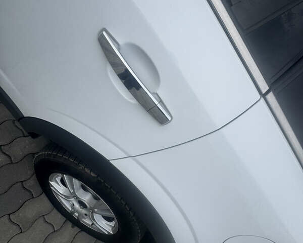 Білий Опель Антара, об'ємом двигуна 2.2 л та пробігом 131 тис. км за 9650 $, фото 31 на Automoto.ua