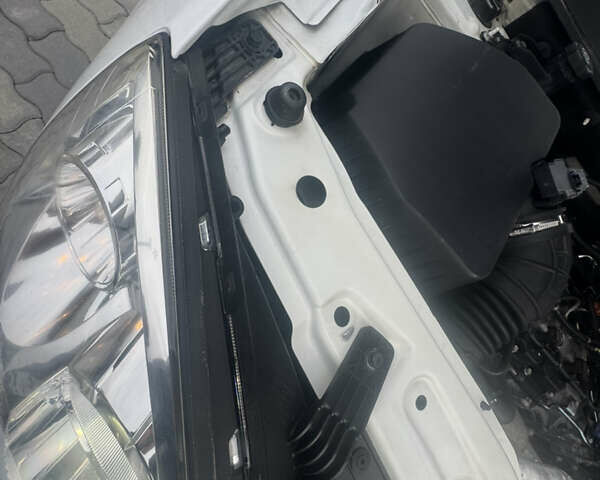 Білий Опель Антара, об'ємом двигуна 2.2 л та пробігом 131 тис. км за 9650 $, фото 26 на Automoto.ua