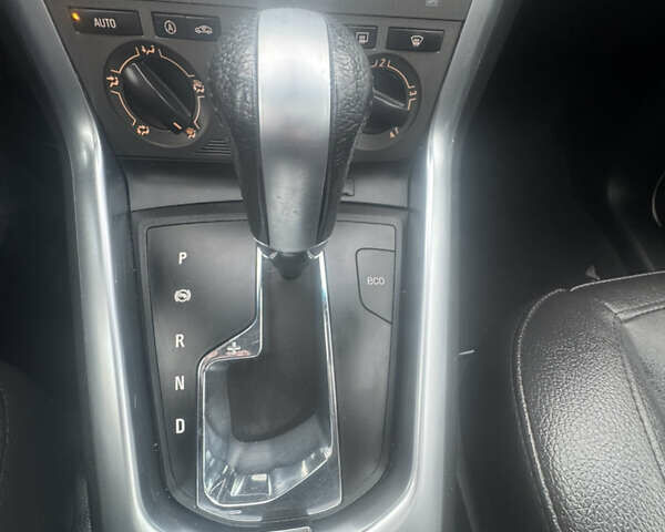 Білий Опель Антара, об'ємом двигуна 2.2 л та пробігом 131 тис. км за 9650 $, фото 97 на Automoto.ua