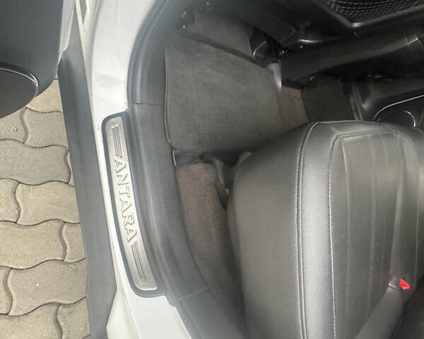 Білий Опель Антара, об'ємом двигуна 2.2 л та пробігом 131 тис. км за 9650 $, фото 83 на Automoto.ua