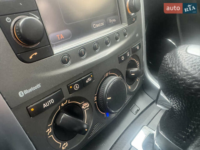 Білий Опель Антара, об'ємом двигуна 2.2 л та пробігом 131 тис. км за 9650 $, фото 111 на Automoto.ua