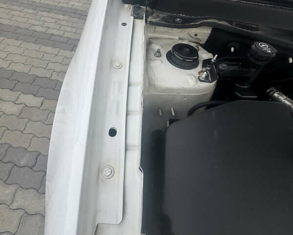 Білий Опель Антара, об'ємом двигуна 2.2 л та пробігом 131 тис. км за 9650 $, фото 27 на Automoto.ua