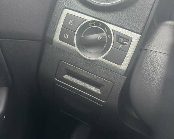 Білий Опель Антара, об'ємом двигуна 2.2 л та пробігом 131 тис. км за 9650 $, фото 105 на Automoto.ua