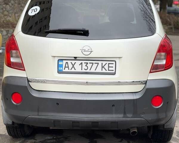 Білий Опель Антара, об'ємом двигуна 2.38 л та пробігом 154 тис. км за 9799 $, фото 8 на Automoto.ua