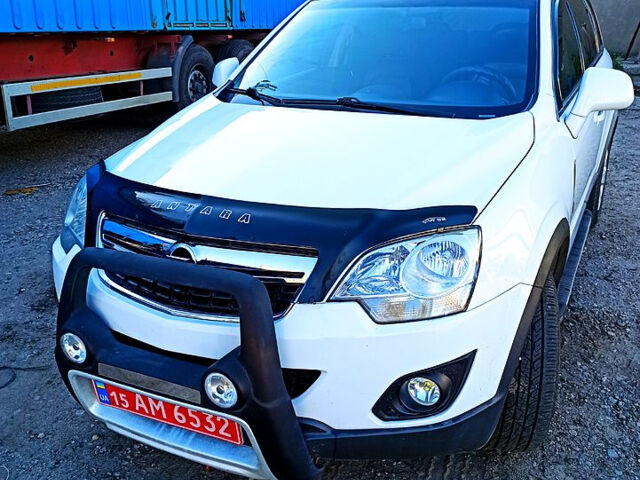 Белый Опель Антара, объемом двигателя 2.4 л и пробегом 179 тыс. км за 9900 $, фото 3 на Automoto.ua