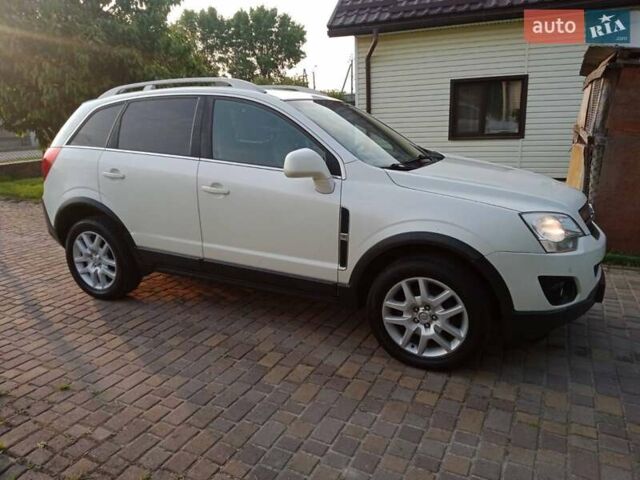 Белый Опель Антара, объемом двигателя 2.2 л и пробегом 199 тыс. км за 9500 $, фото 3 на Automoto.ua