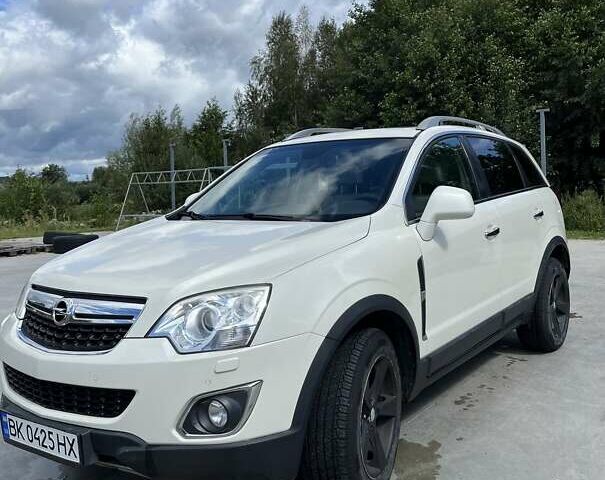 Белый Опель Антара, объемом двигателя 2.2 л и пробегом 189 тыс. км за 10200 $, фото 1 на Automoto.ua