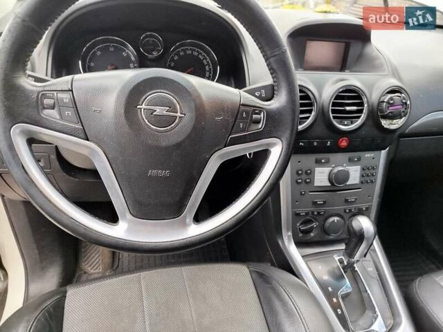 Опель Антара 2012 в Ужгороде на Automoto.ua Белый Опель Антара, объемом двигателя 2.2 л и пробегом 475 тыс. км за 9500 $, фото 13 на Automoto.ua
