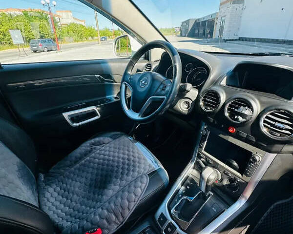 Білий Опель Антара, об'ємом двигуна 2.38 л та пробігом 154 тис. км за 9799 $, фото 18 на Automoto.ua