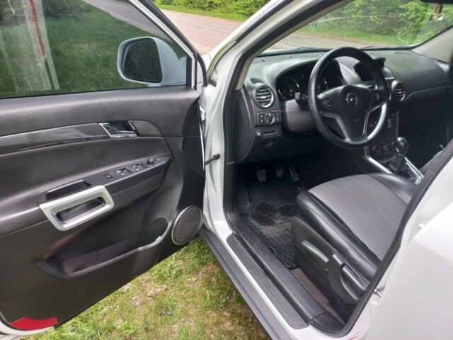 Білий Опель Антара, об'ємом двигуна 2.4 л та пробігом 149 тис. км за 10800 $, фото 15 на Automoto.ua