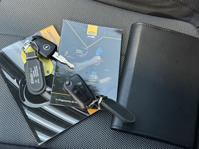 Білий Опель Антара, об'ємом двигуна 1.5 л та пробігом 113 тис. км за 12200 $, фото 11 на Automoto.ua