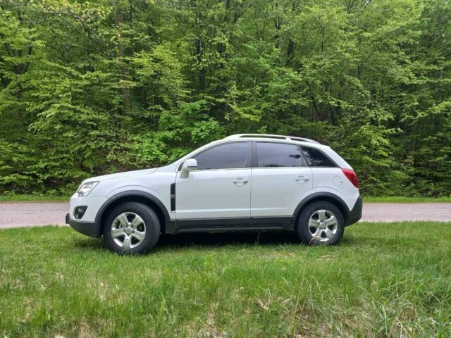 Білий Опель Антара, об'ємом двигуна 2.4 л та пробігом 149 тис. км за 10800 $, фото 5 на Automoto.ua