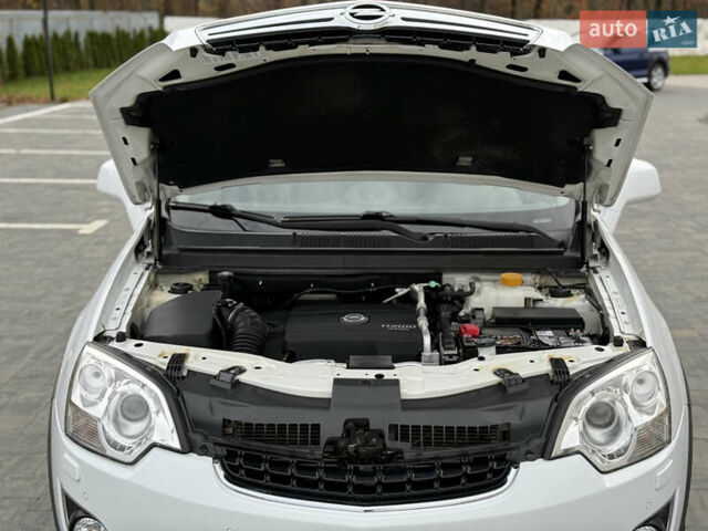 Белый Опель Антара, объемом двигателя 2.2 л и пробегом 115 тыс. км за 12200 $, фото 14 на Automoto.ua