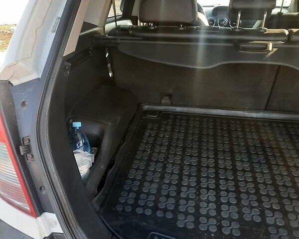 Білий Опель Антара, об'ємом двигуна 2.2 л та пробігом 259 тис. км за 12500 $, фото 16 на Automoto.ua