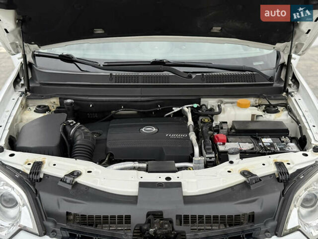 Белый Опель Антара, объемом двигателя 2.2 л и пробегом 115 тыс. км за 12200 $, фото 15 на Automoto.ua