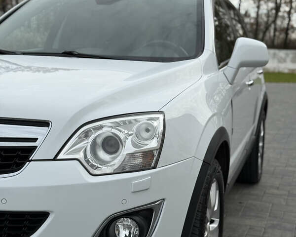 Белый Опель Антара, объемом двигателя 2.2 л и пробегом 115 тыс. км за 12200 $, фото 5 на Automoto.ua