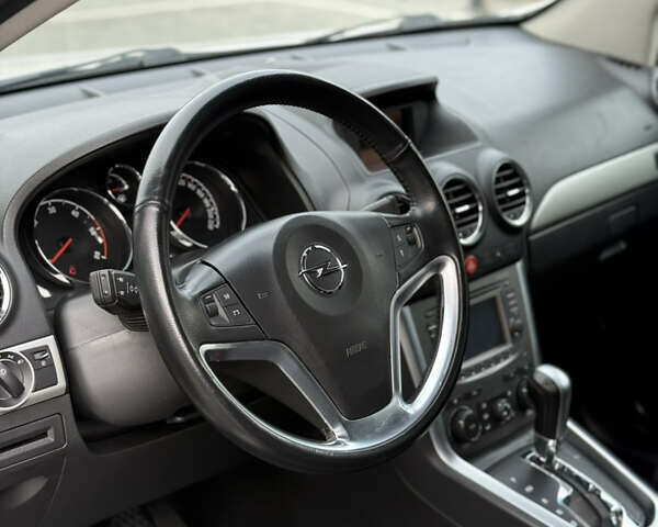 Белый Опель Антара, объемом двигателя 2.2 л и пробегом 115 тыс. км за 12200 $, фото 17 на Automoto.ua