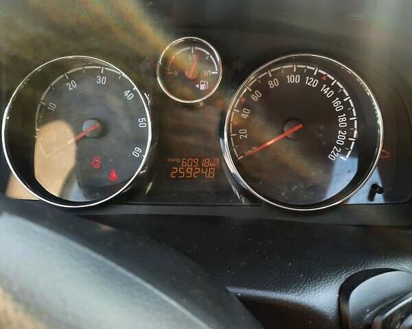 Білий Опель Антара, об'ємом двигуна 2.2 л та пробігом 259 тис. км за 12500 $, фото 7 на Automoto.ua