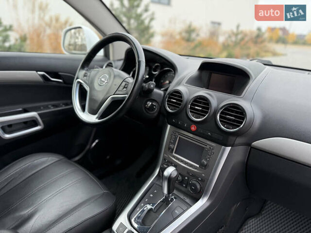 Белый Опель Антара, объемом двигателя 2.2 л и пробегом 115 тыс. км за 12200 $, фото 21 на Automoto.ua