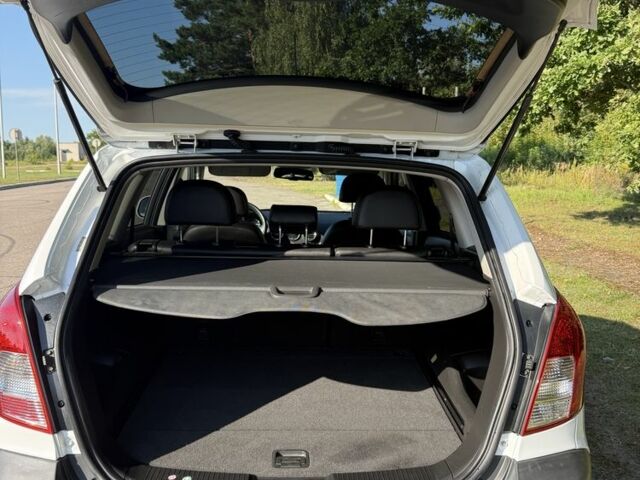 Білий Опель Антара, об'ємом двигуна 2.2 л та пробігом 158 тис. км за 14300 $, фото 7 на Automoto.ua