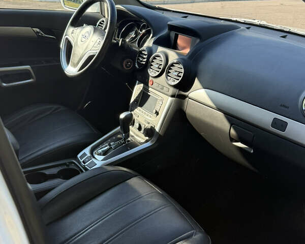 Білий Опель Антара, об'ємом двигуна 2.2 л та пробігом 158 тис. км за 14300 $, фото 11 на Automoto.ua