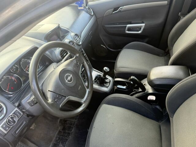 Бежевый Опель Антара, объемом двигателя 2.4 л и пробегом 214 тыс. км за 3800 $, фото 6 на Automoto.ua