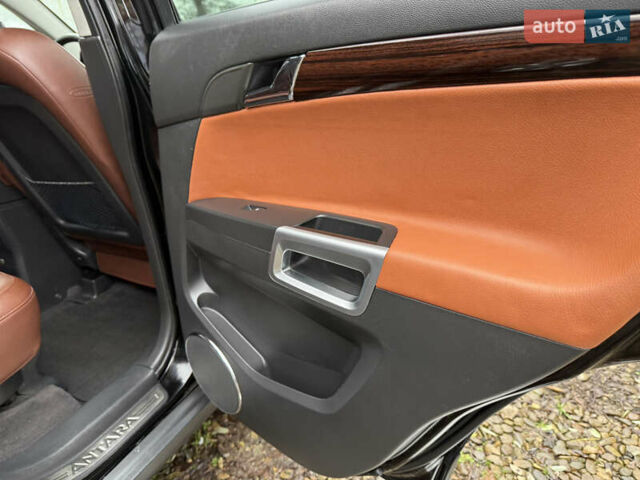 Чорний Опель Антара, об'ємом двигуна 2 л та пробігом 250 тис. км за 8950 $, фото 54 на Automoto.ua