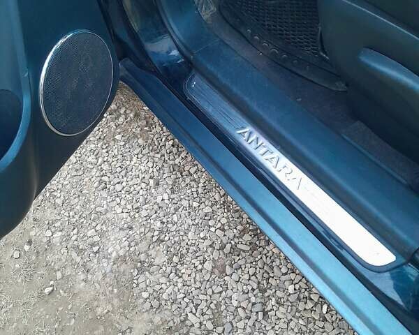 Черный Опель Антара, объемом двигателя 2 л и пробегом 217 тыс. км за 7500 $, фото 14 на Automoto.ua