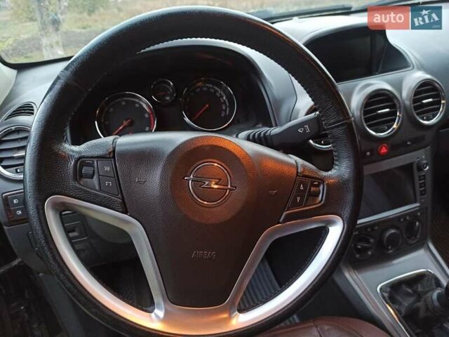 Чорний Опель Антара, об'ємом двигуна 2 л та пробігом 258 тис. км за 8300 $, фото 39 на Automoto.ua
