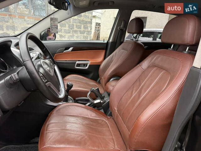 Чорний Опель Антара, об'ємом двигуна 2 л та пробігом 250 тис. км за 8950 $, фото 26 на Automoto.ua