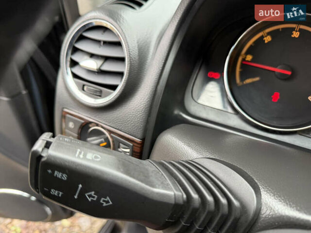 Чорний Опель Антара, об'ємом двигуна 2 л та пробігом 250 тис. км за 8950 $, фото 38 на Automoto.ua