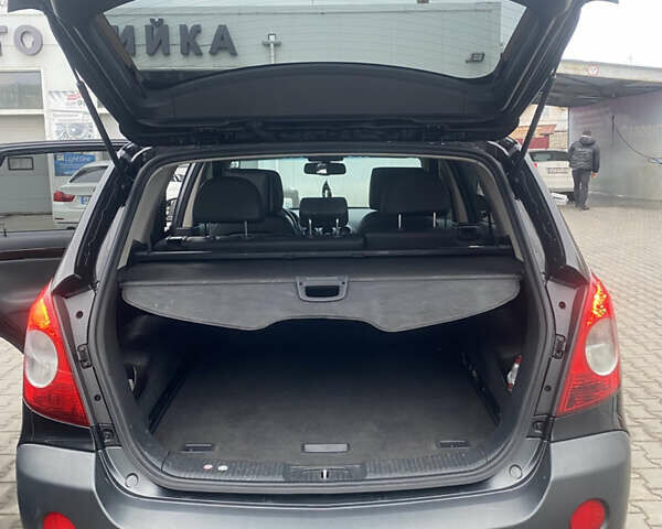 Черный Опель Антара, объемом двигателя 1.99 л и пробегом 240 тыс. км за 6700 $, фото 4 на Automoto.ua