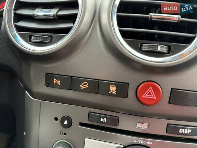 Черный Опель Антара, объемом двигателя 1.99 л и пробегом 226 тыс. км за 8500 $, фото 54 на Automoto.ua