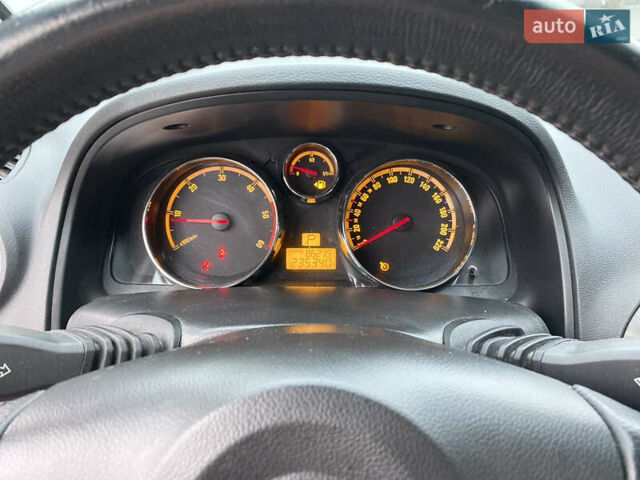 Черный Опель Антара, объемом двигателя 1.99 л и пробегом 235 тыс. км за 7500 $, фото 18 на Automoto.ua