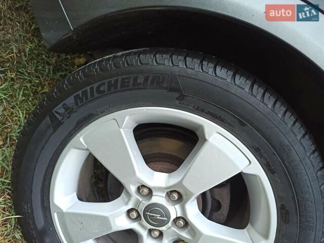 Чорний Опель Антара, об'ємом двигуна 2 л та пробігом 258 тис. км за 8300 $, фото 19 на Automoto.ua