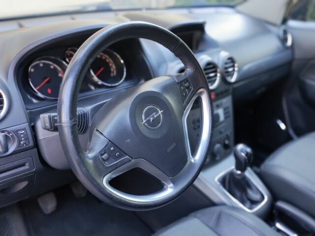 Чорний Опель Антара, об'ємом двигуна 2 л та пробігом 218 тис. км за 8350 $, фото 12 на Automoto.ua