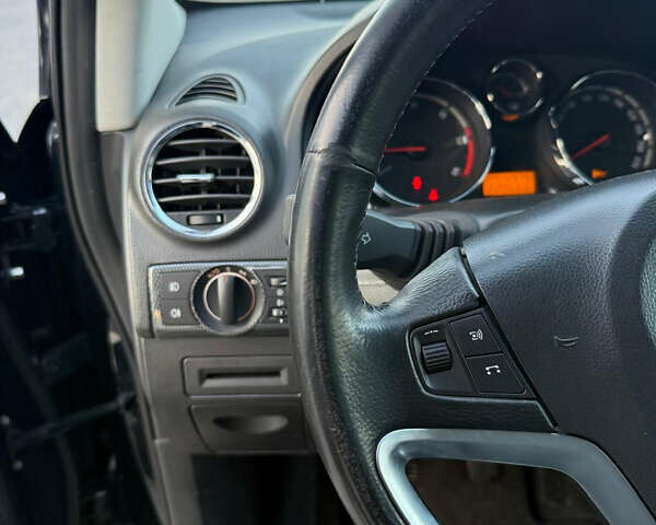 Черный Опель Антара, объемом двигателя 2 л и пробегом 229 тыс. км за 8000 $, фото 19 на Automoto.ua