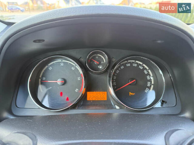 Черный Опель Антара, объемом двигателя 2 л и пробегом 229 тыс. км за 8000 $, фото 35 на Automoto.ua