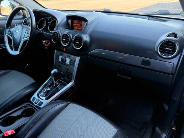 Черный Опель Антара, объемом двигателя 2.2 л и пробегом 225 тыс. км за 9700 $, фото 18 на Automoto.ua