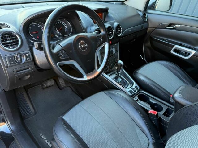 Черный Опель Антара, объемом двигателя 2.2 л и пробегом 225 тыс. км за 9700 $, фото 16 на Automoto.ua