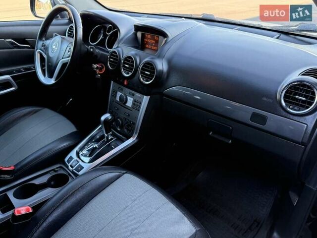 Черный Опель Антара, объемом двигателя 2.2 л и пробегом 225 тыс. км за 9700 $, фото 46 на Automoto.ua