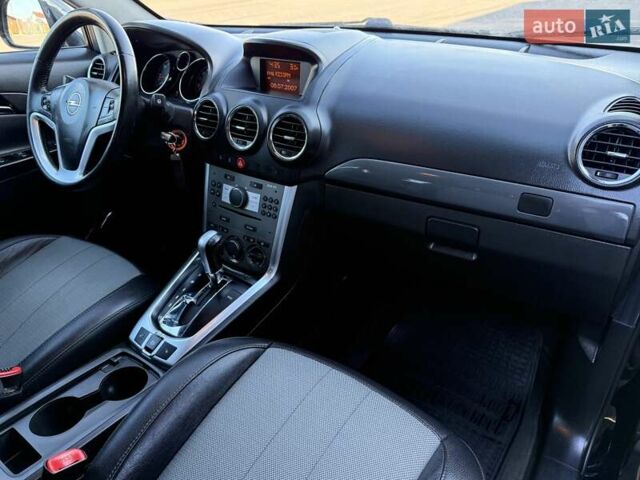Черный Опель Антара, объемом двигателя 2.2 л и пробегом 225 тыс. км за 9700 $, фото 48 на Automoto.ua
