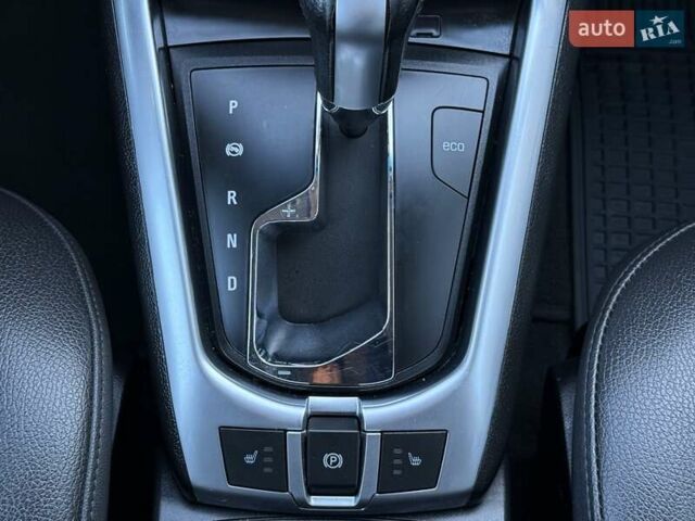 Черный Опель Антара, объемом двигателя 2.2 л и пробегом 225 тыс. км за 9700 $, фото 56 на Automoto.ua