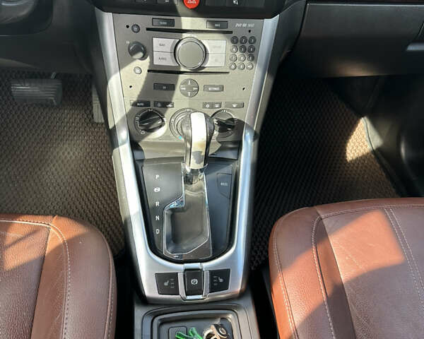 Черный Опель Антара, объемом двигателя 2.2 л и пробегом 222 тыс. км за 10200 $, фото 22 на Automoto.ua