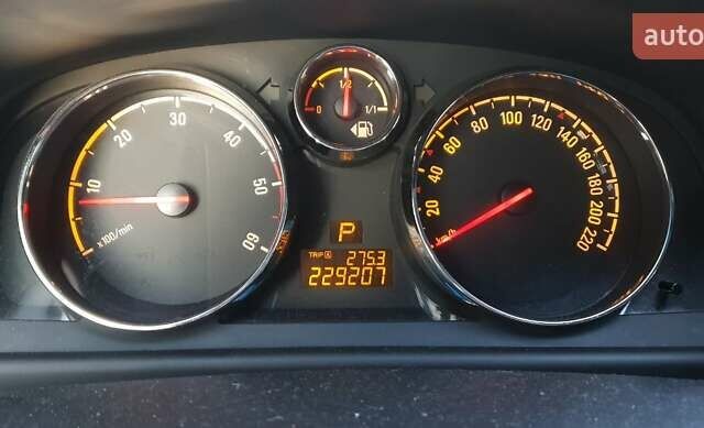 Черный Опель Антара, объемом двигателя 2.23 л и пробегом 229 тыс. км за 10322 $, фото 23 на Automoto.ua