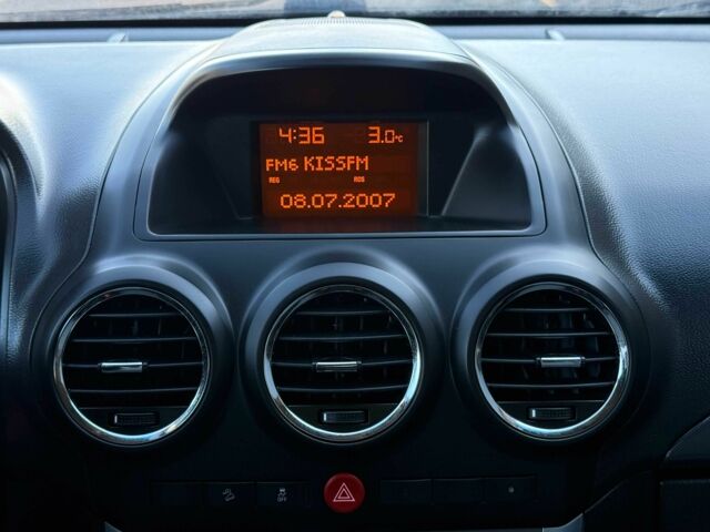 Черный Опель Антара, объемом двигателя 2.2 л и пробегом 225 тыс. км за 9700 $, фото 22 на Automoto.ua