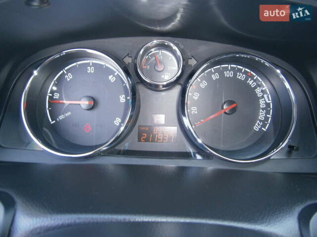 Чорний Опель Антара, об'ємом двигуна 2.23 л та пробігом 211 тис. км за 11200 $, фото 15 на Automoto.ua