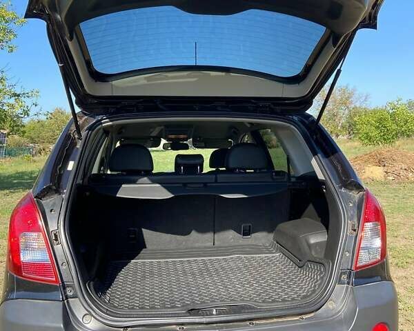 Чорний Опель Антара, об'ємом двигуна 2.2 л та пробігом 159 тис. км за 10000 $, фото 5 на Automoto.ua