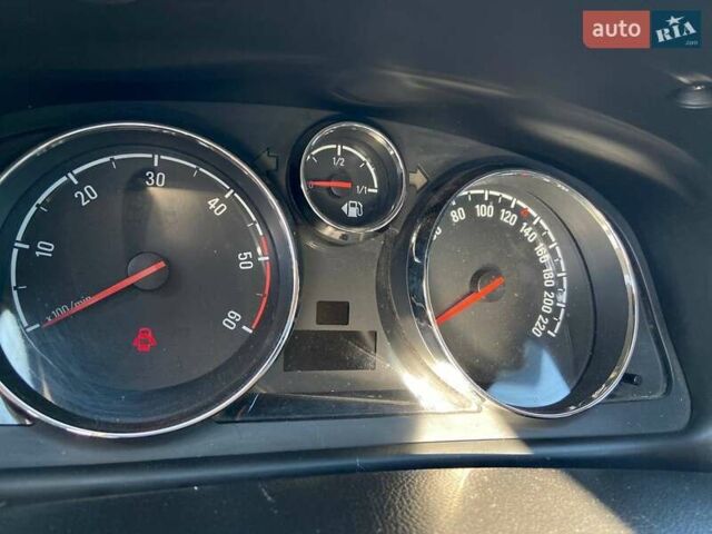 Чорний Опель Антара, об'ємом двигуна 2.2 л та пробігом 159 тис. км за 10000 $, фото 13 на Automoto.ua