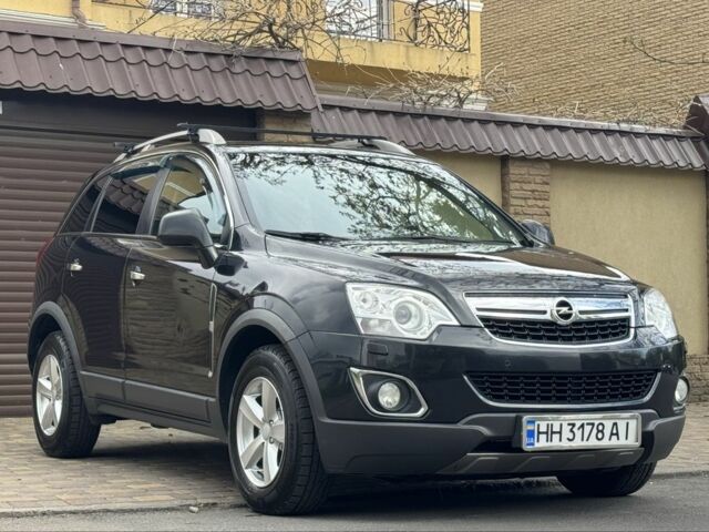 Черный Опель Антара, объемом двигателя 2.2 л и пробегом 305 тыс. км за 8300 $, фото 3 на Automoto.ua